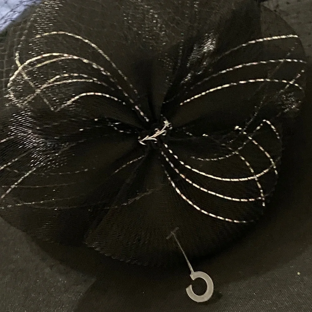 Elegant Black‎ Fascinator with Veil Bow accent silver trim no brand clean